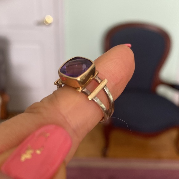 Gold and silver combination amethyst ring. Size 7. - Picture 7 of 8